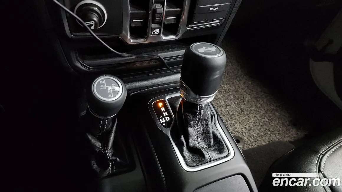 Jeep Wrangler — фото 6