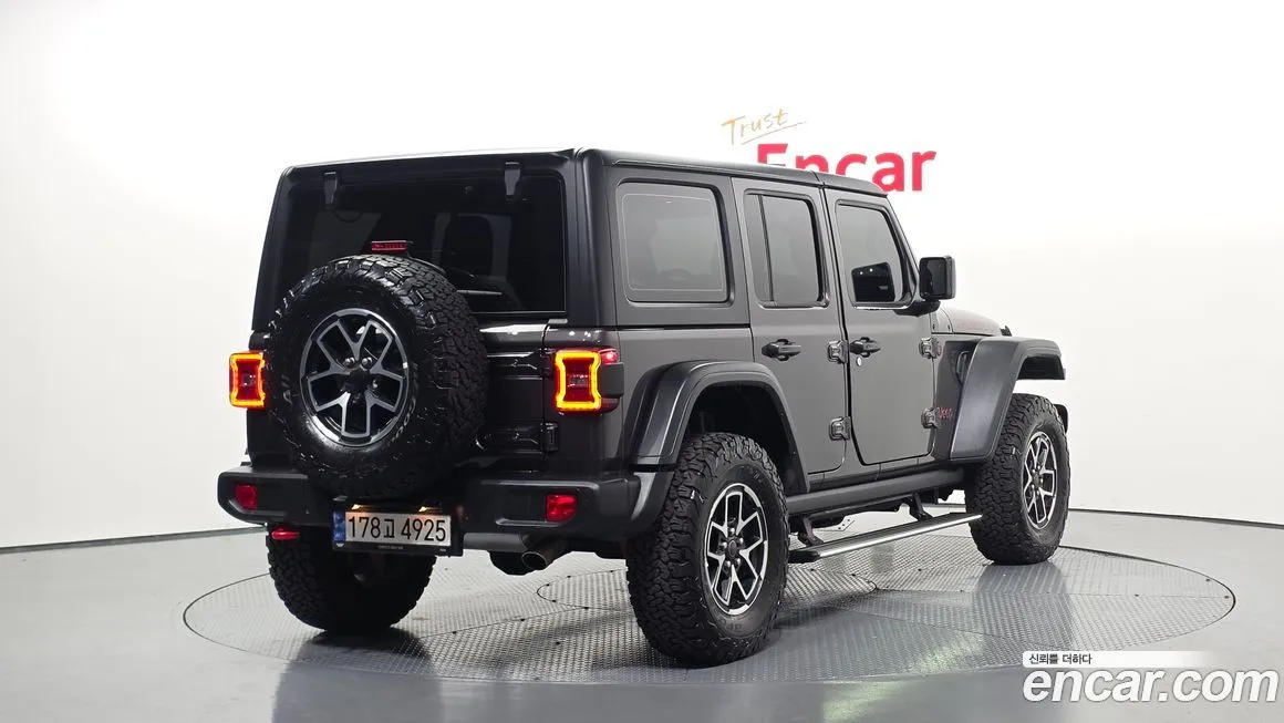 Jeep Wrangler — фото 6