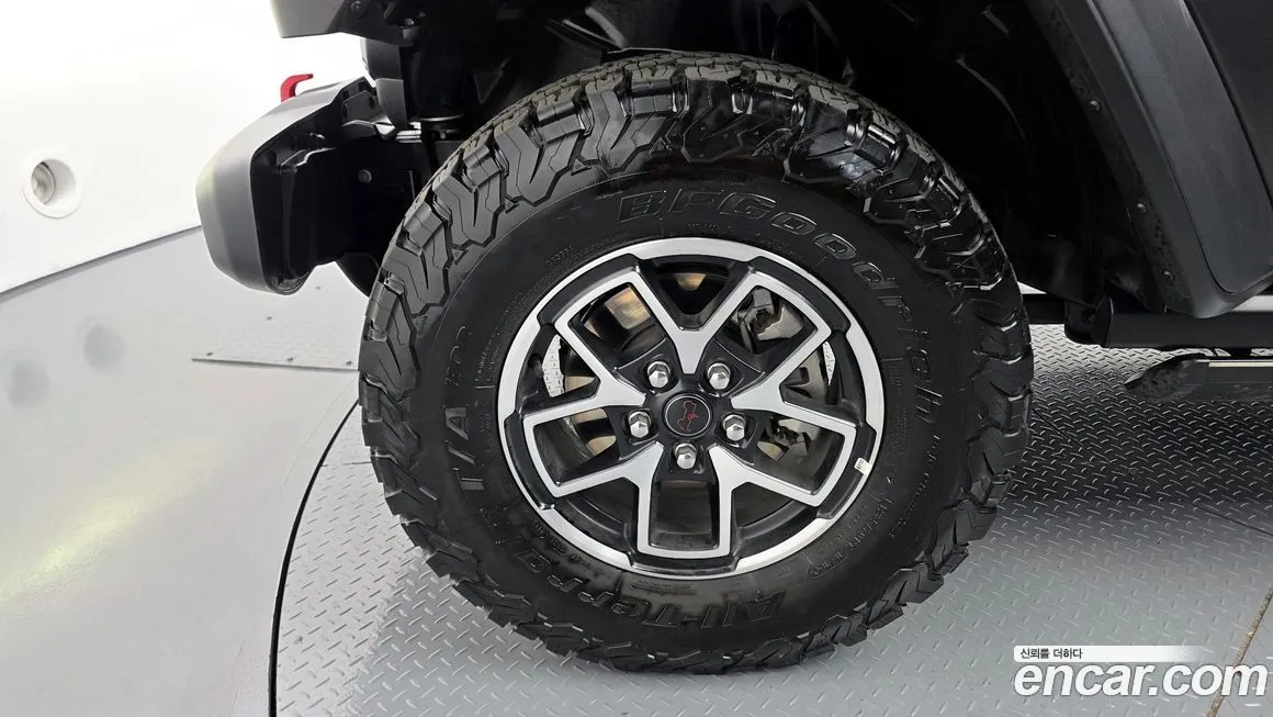 Jeep Wrangler — фото 9