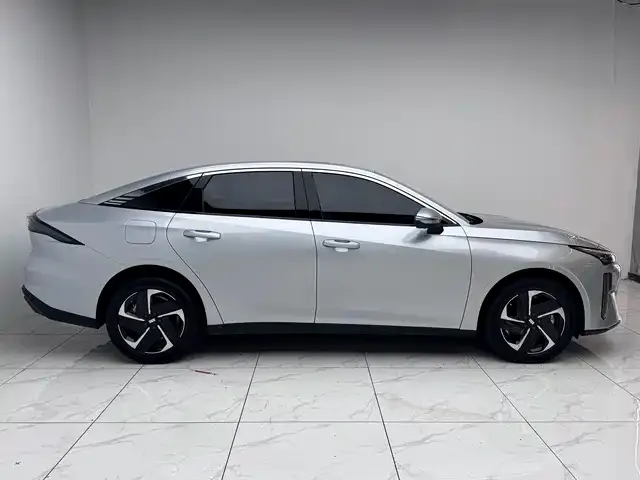 Geely Galaxy L6 — фото 2