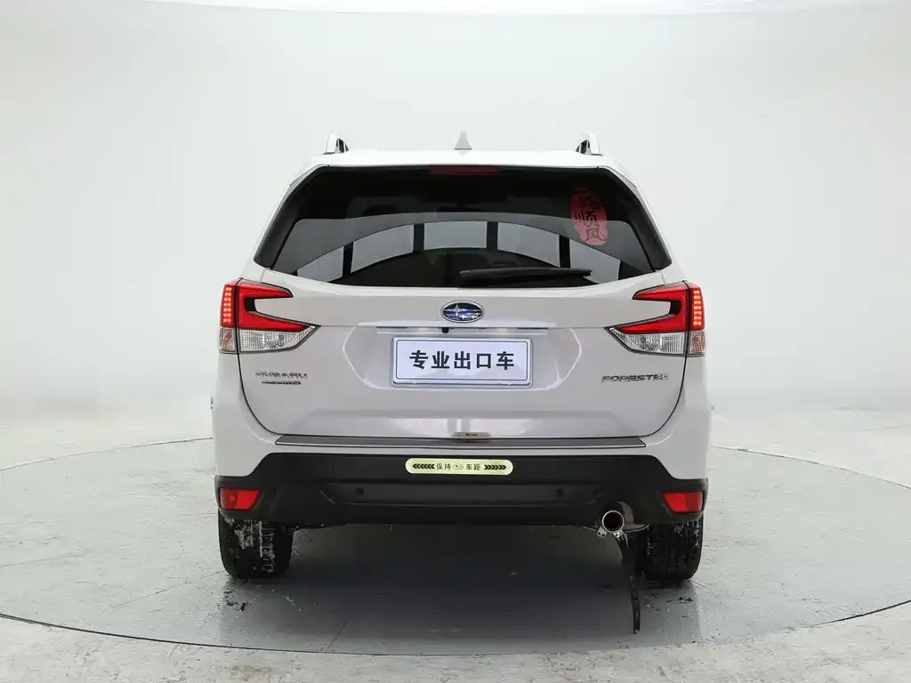 Subaru Forester — фото 4