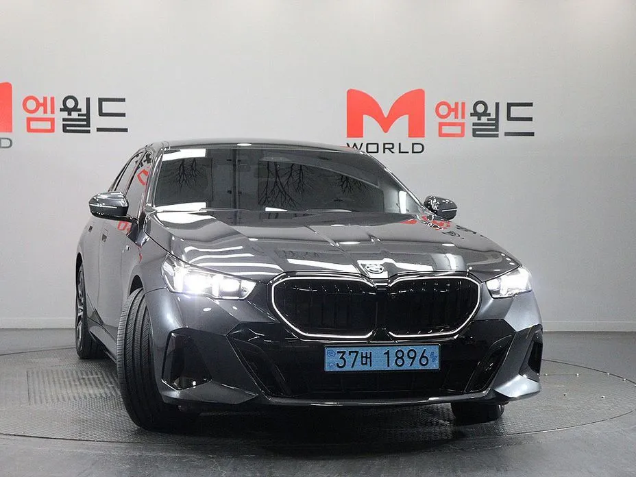 BMW i5 — фото 9
