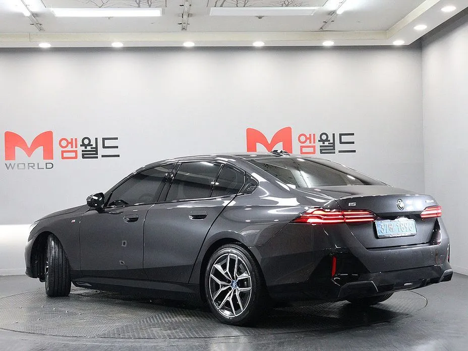 BMW i5 — фото 7