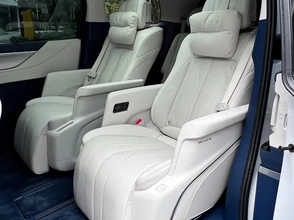 Buick GL8 Hybrid — фото 2