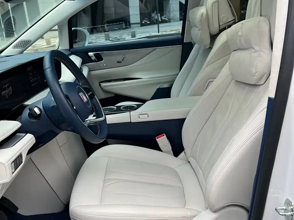 Buick GL8 Hybrid — фото 6