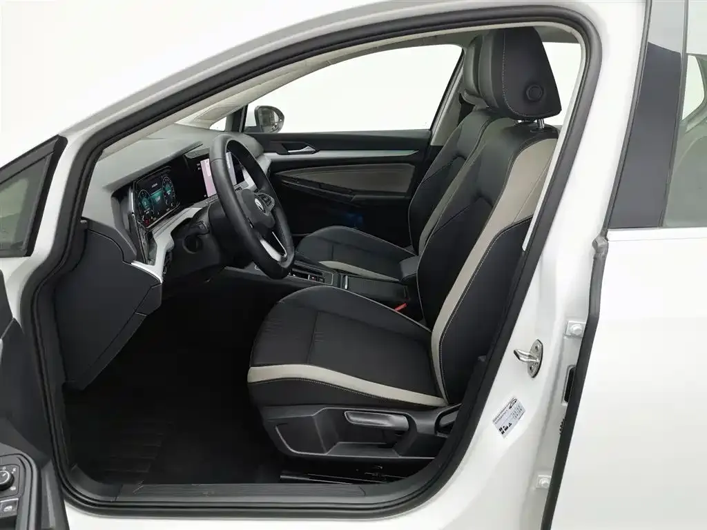 Volkswagen Golf 2022 из CN, фото 6