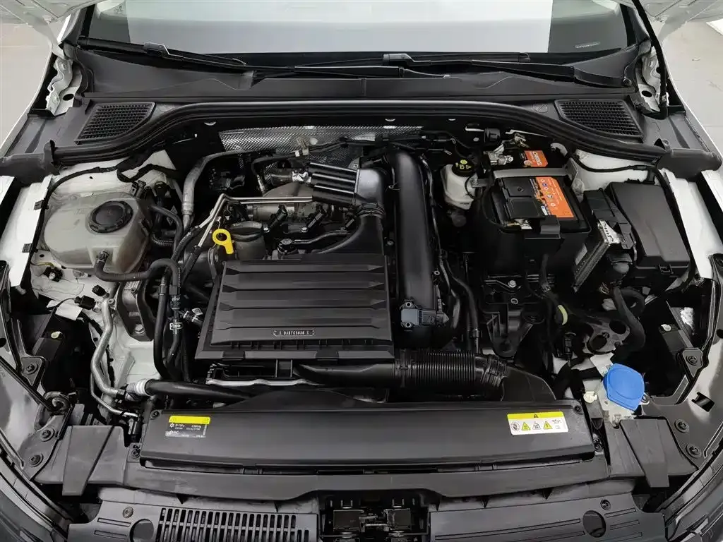 Volkswagen Golf 2022 из CN, фото 10