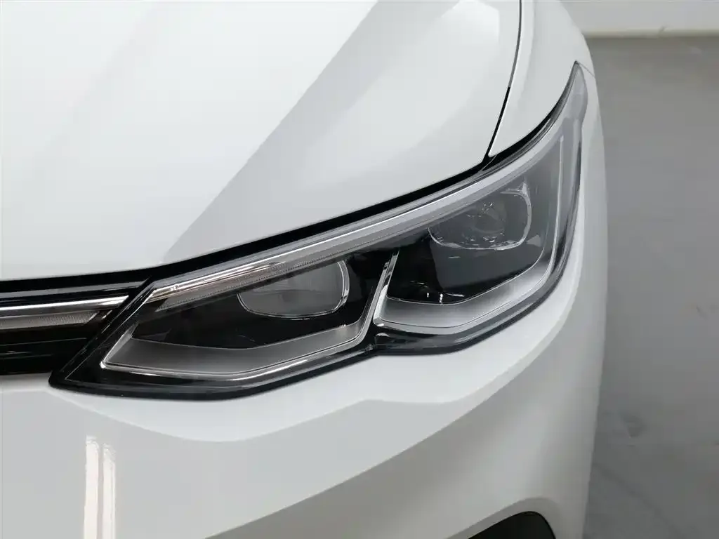 Volkswagen Golf 2022 из CN, фото 2