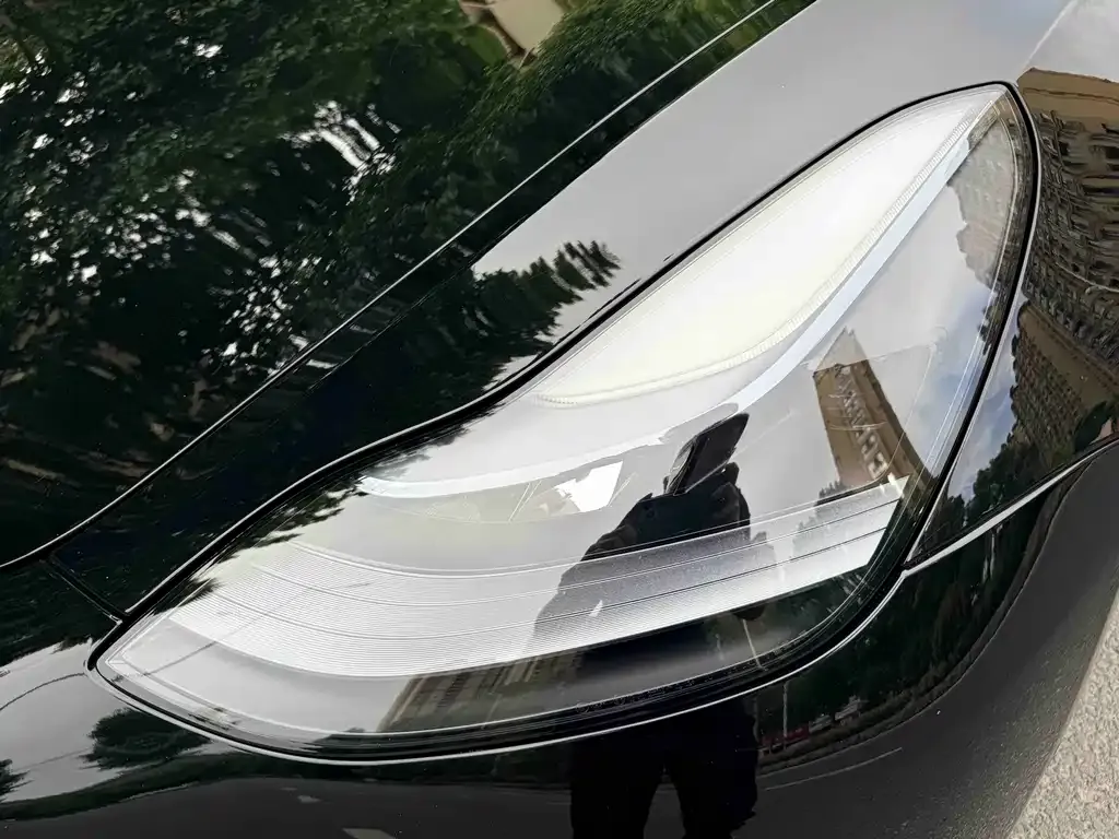 Tesla Model 3 — фото 2