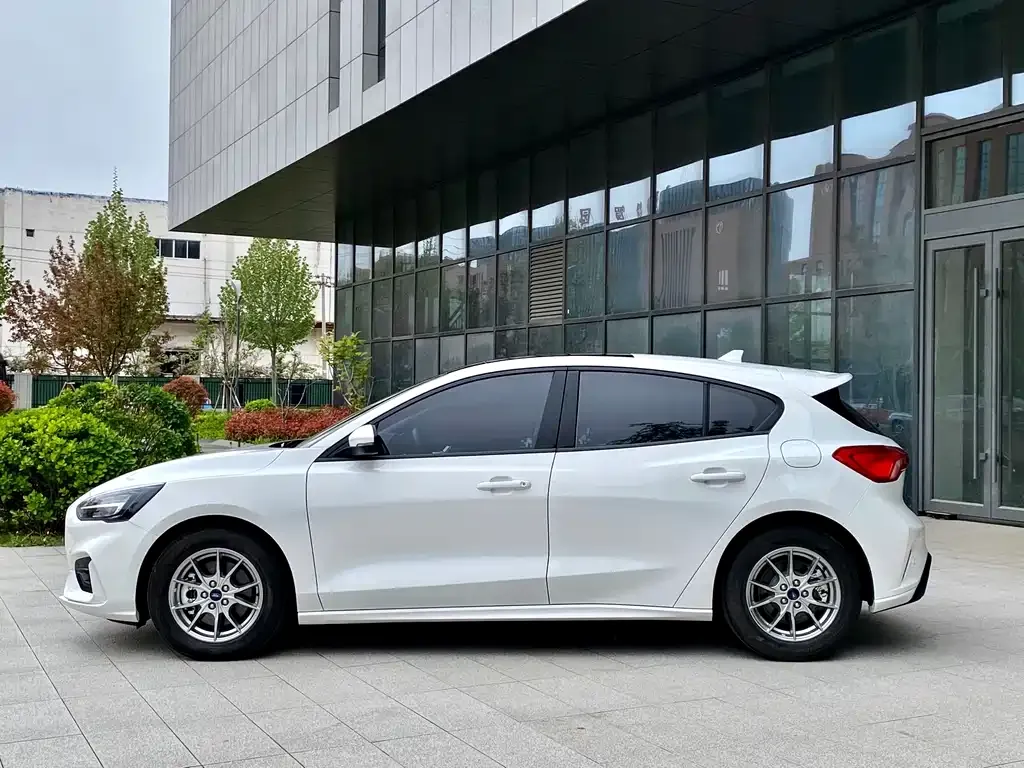 Ford Focus 2022 из CN, фото 3