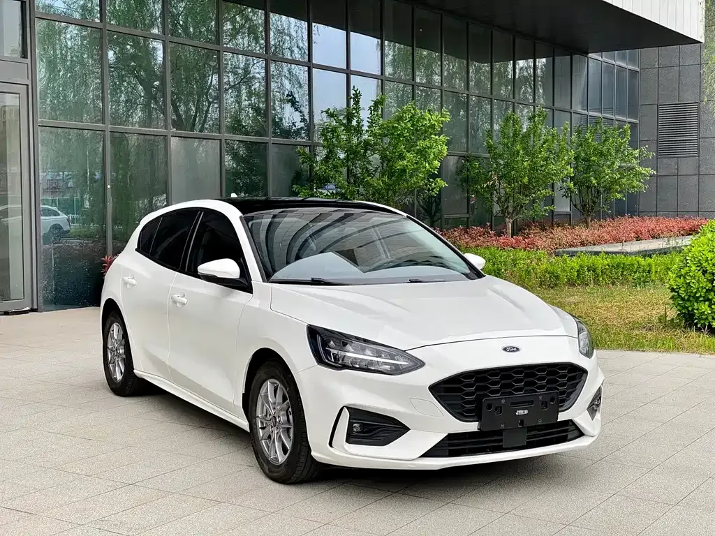 Ford Focus 2022 из CN, фото 6