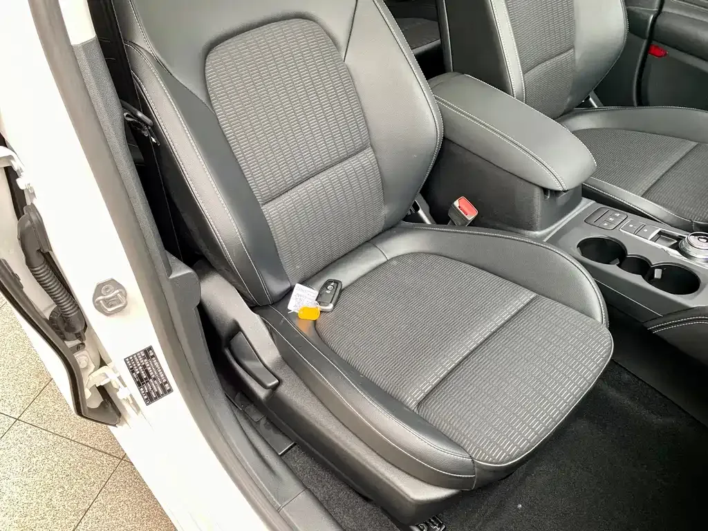 Ford Focus 2022 из CN, фото 5