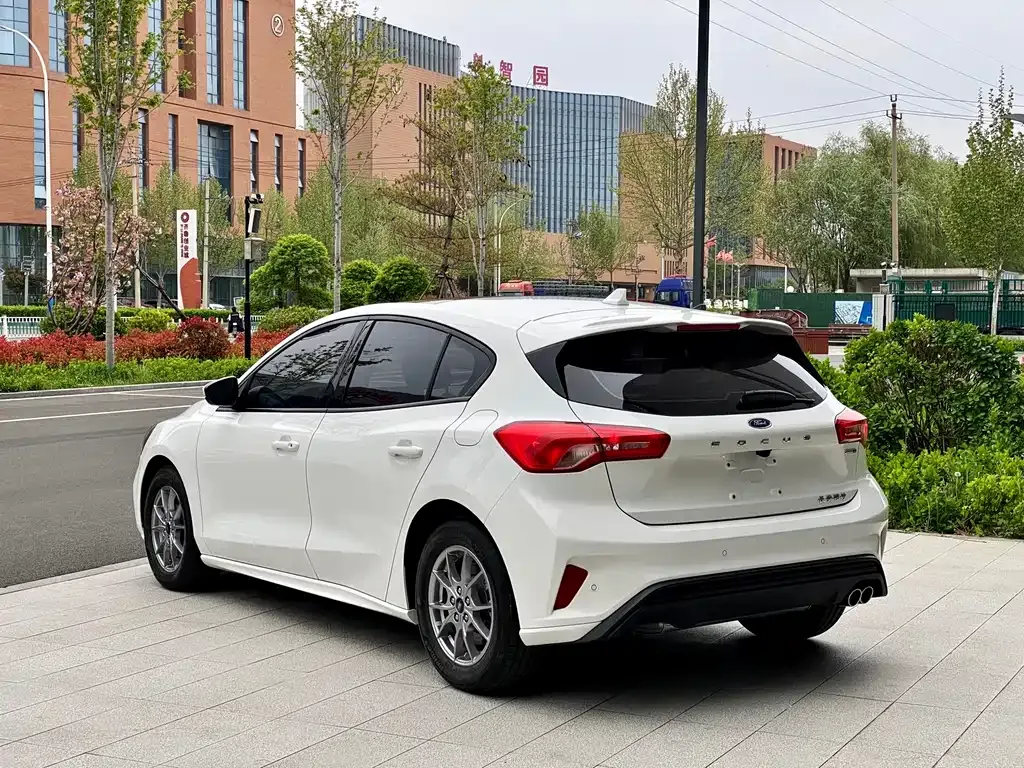 Ford Focus 2022 из CN, фото 10