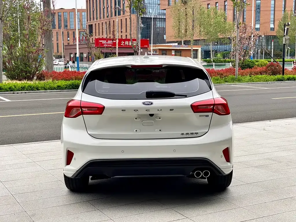 Ford Focus 2022 из CN, фото 9