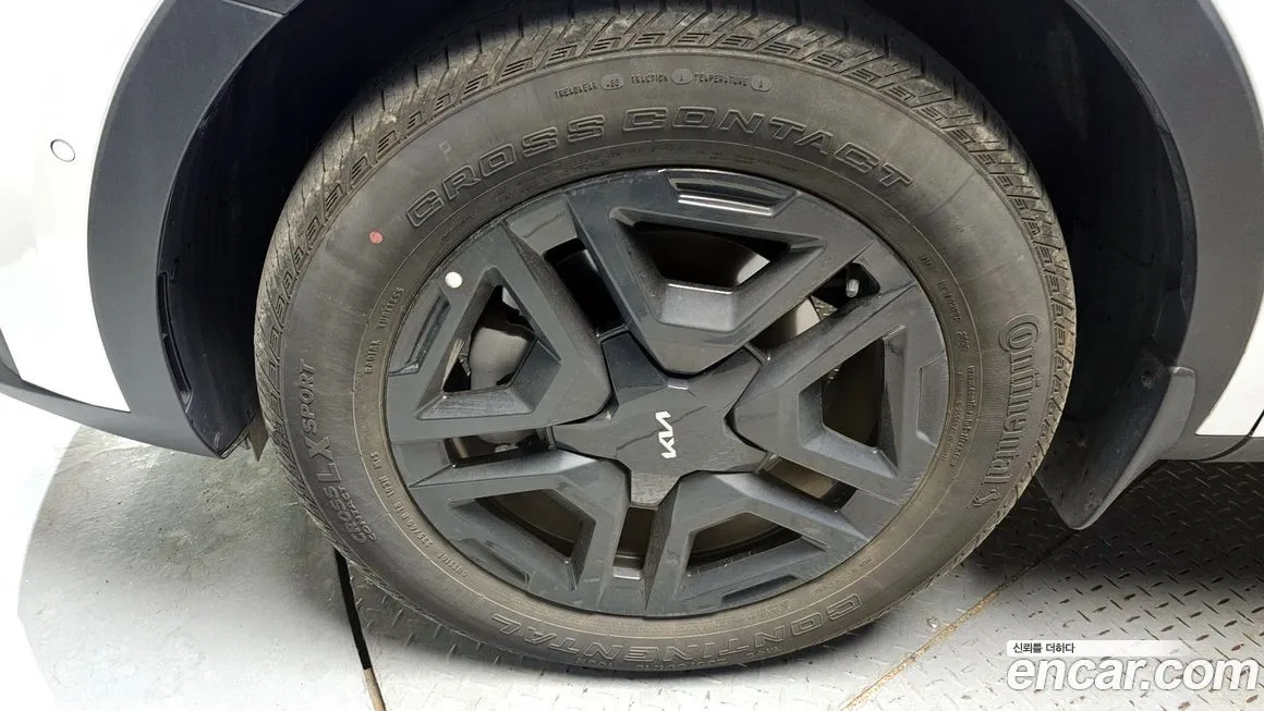 Kia Sorento — фото 7