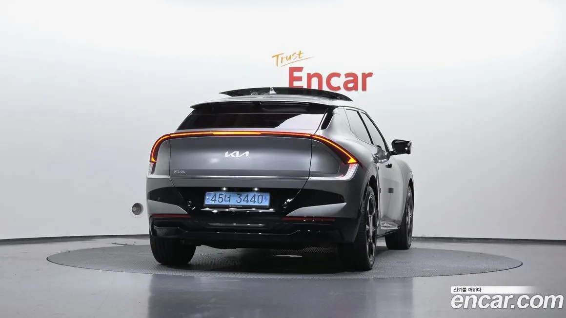 Kia EV6 — фото 6