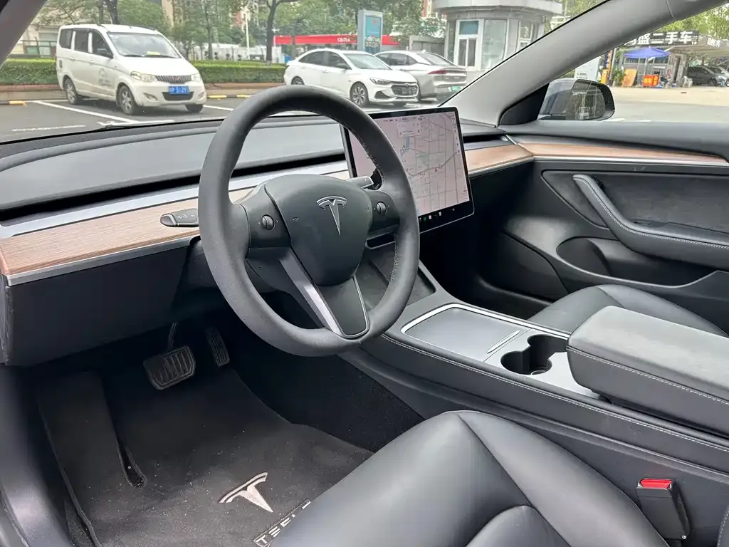 Tesla Model 3 — фото 5