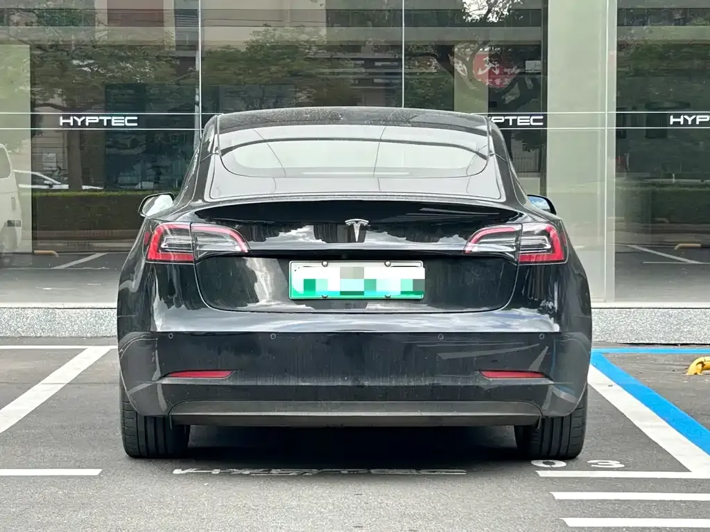 Tesla Model 3 — фото 2