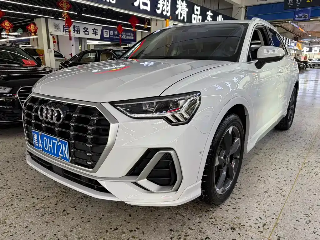 Audi Q3 — фото 1