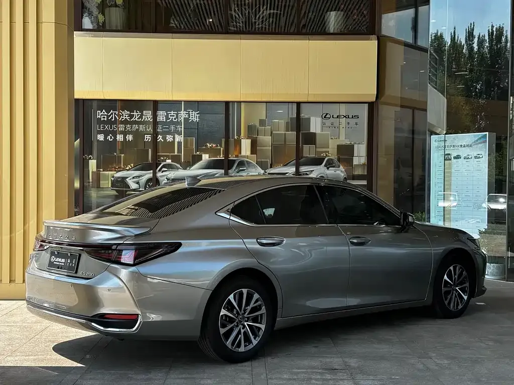 Lexus ES — фото 4