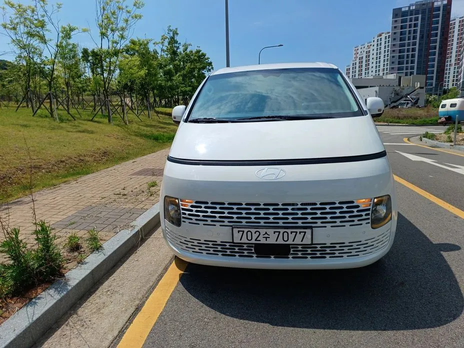 Hyundai Staria