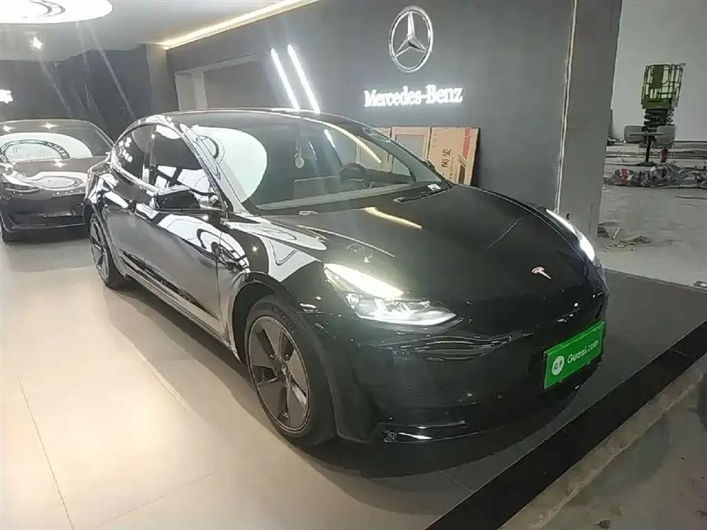 Tesla Model 3 — фото 4