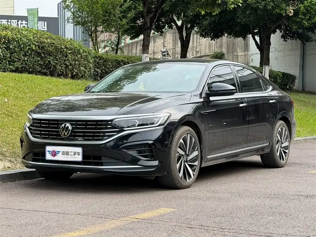 Volkswagen Passat — фото 1