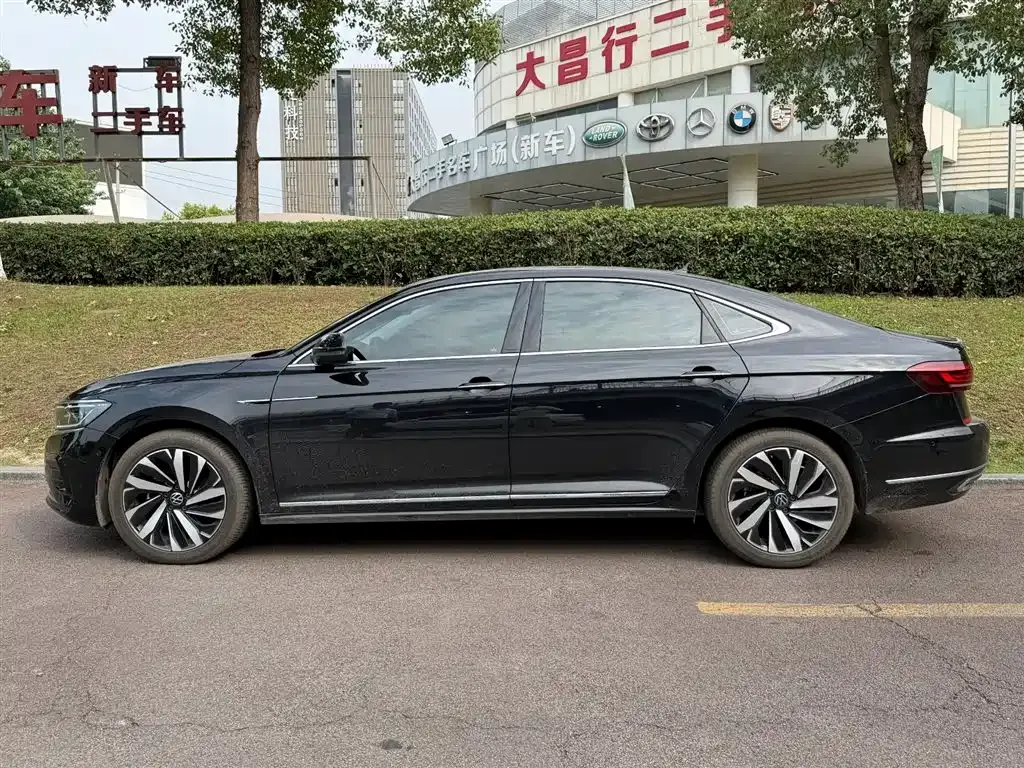 Volkswagen Passat — фото 8