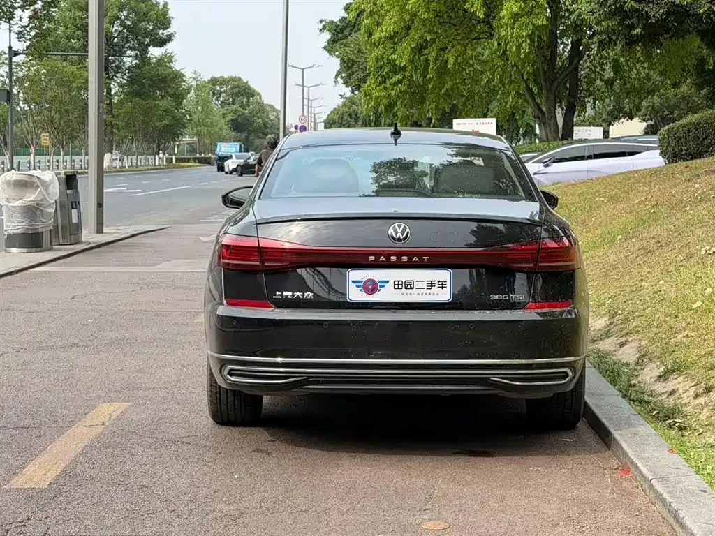 Volkswagen Passat — фото 7