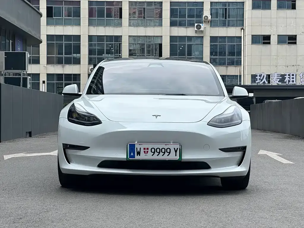 Tesla Model 3 — фото 3