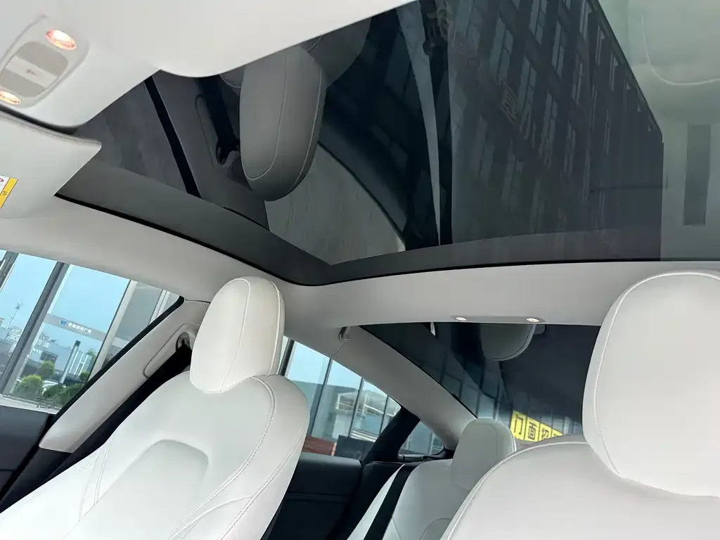 Tesla Model 3 — фото 4