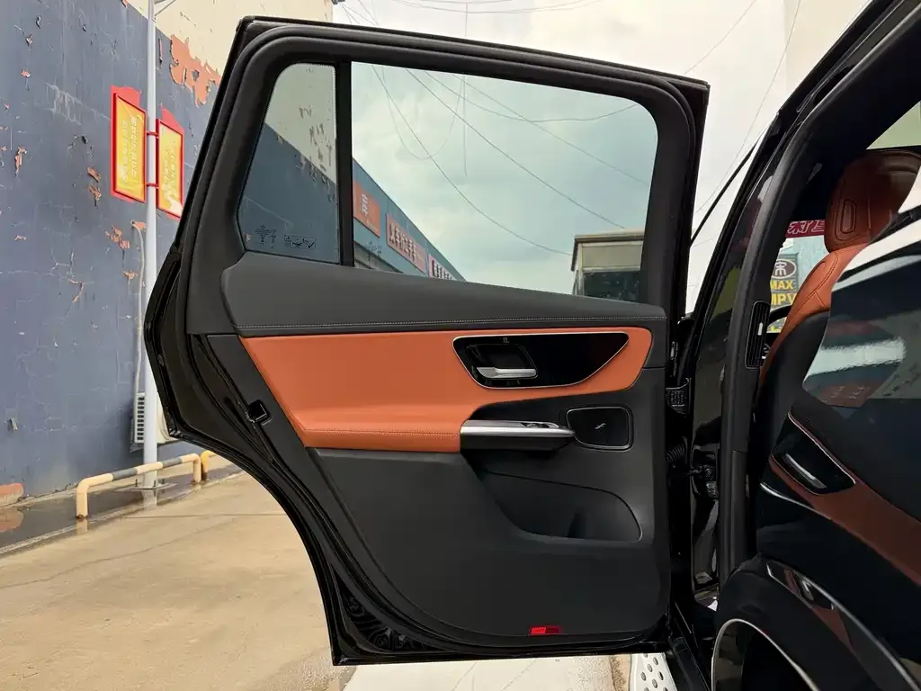 Mercedes-Benz GLC 2024 из CN, фото 2