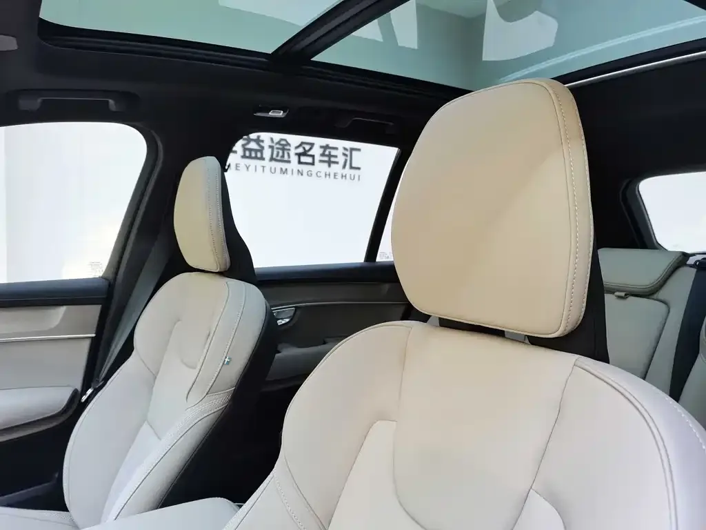 Volvo XC90 — фото 4