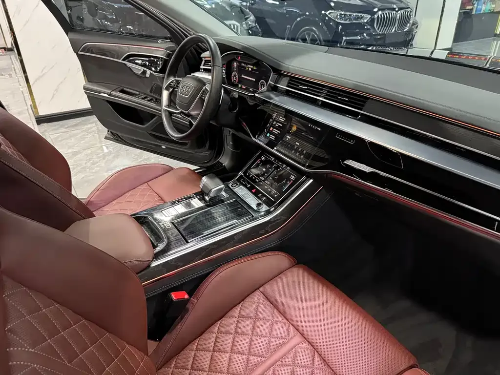 Audi A8 — фото 6