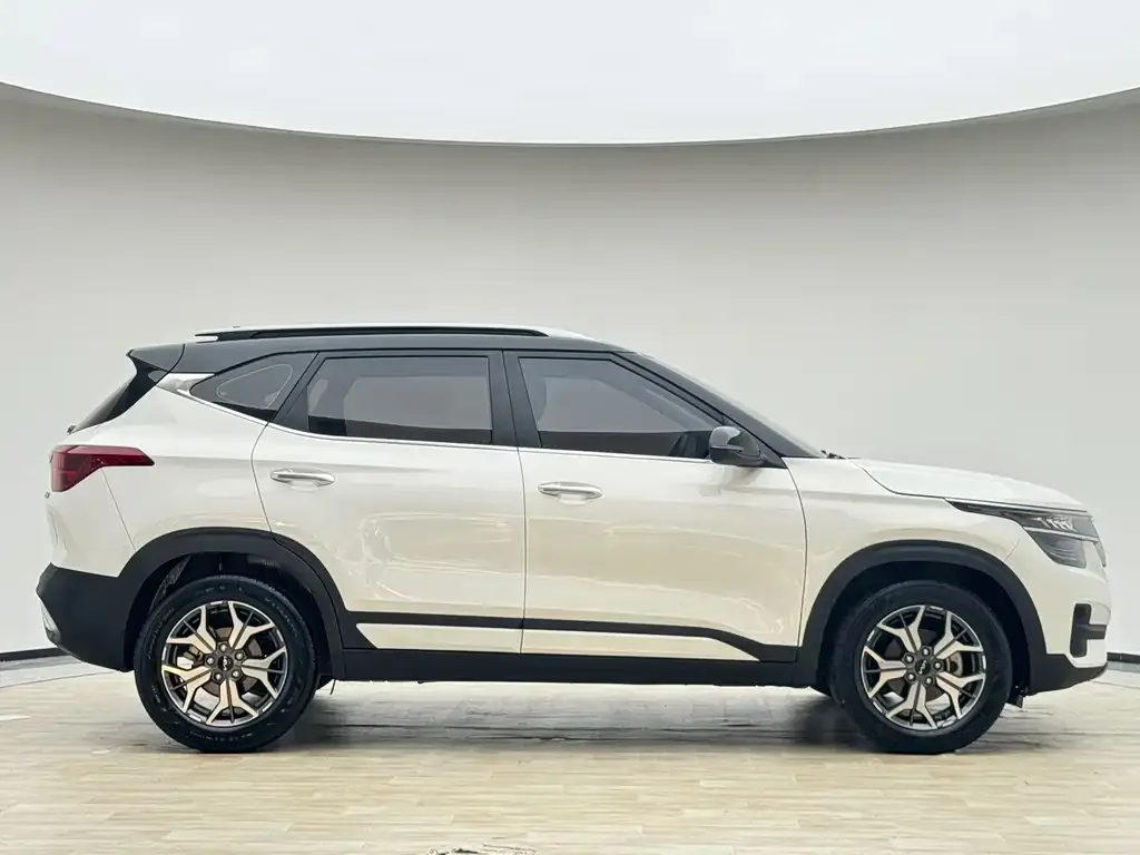 Kia KX3 2022 из CN, фото 4