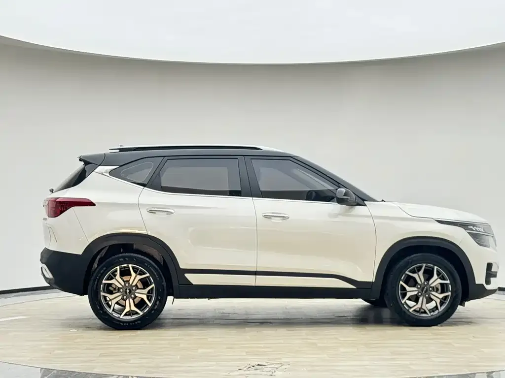 Kia KX3 2022 из CN, фото 8