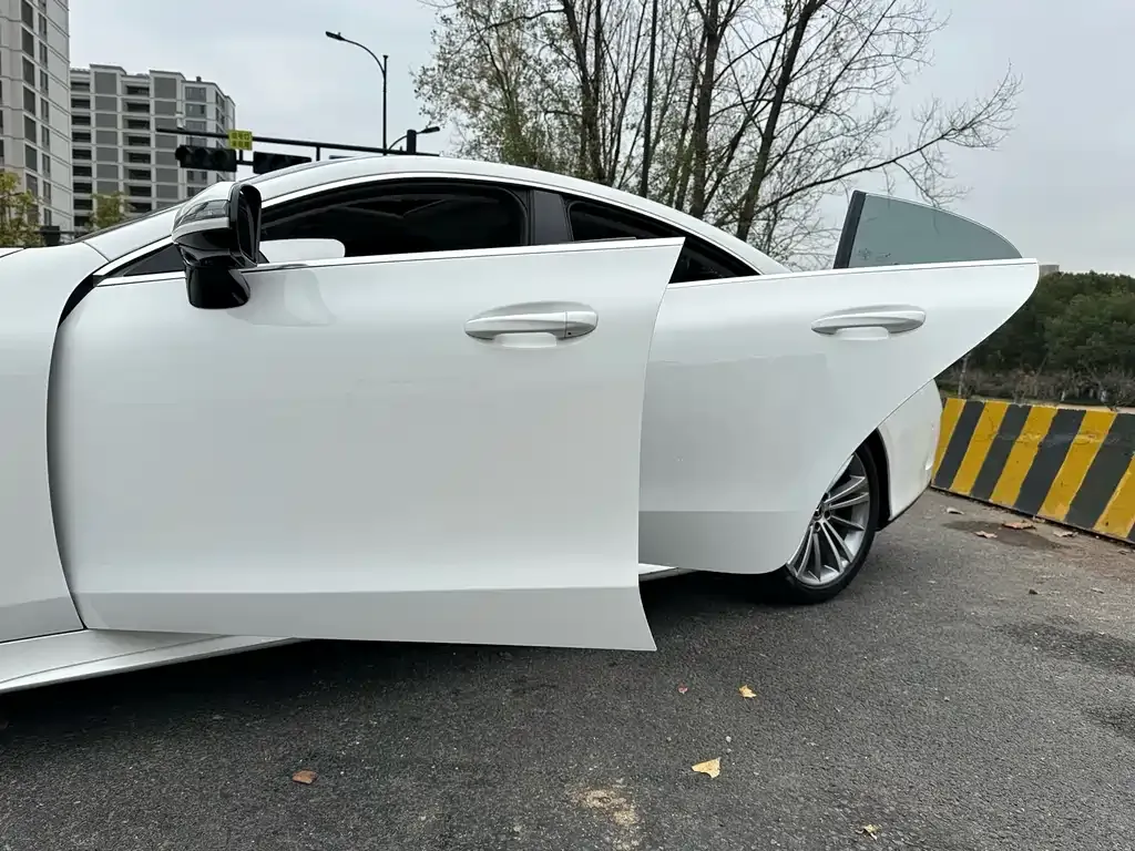 Mercedes-Benz CLS — фото 2