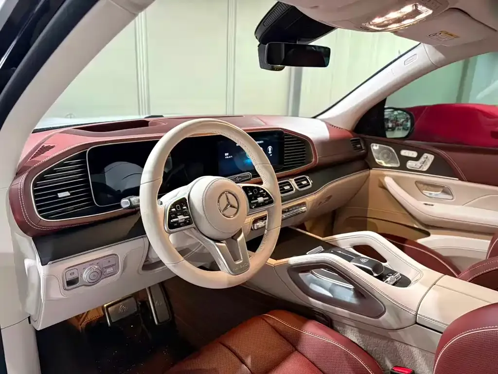 Mercedes-Benz GLS — фото 6