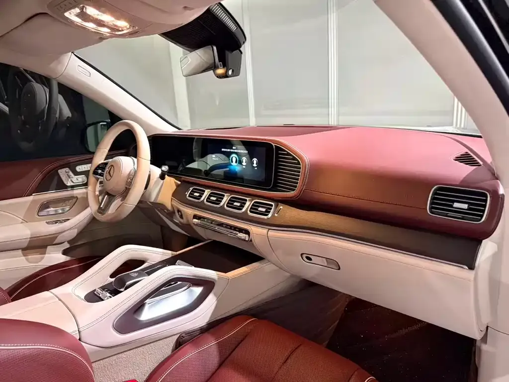 Mercedes-Benz GLS — фото 9