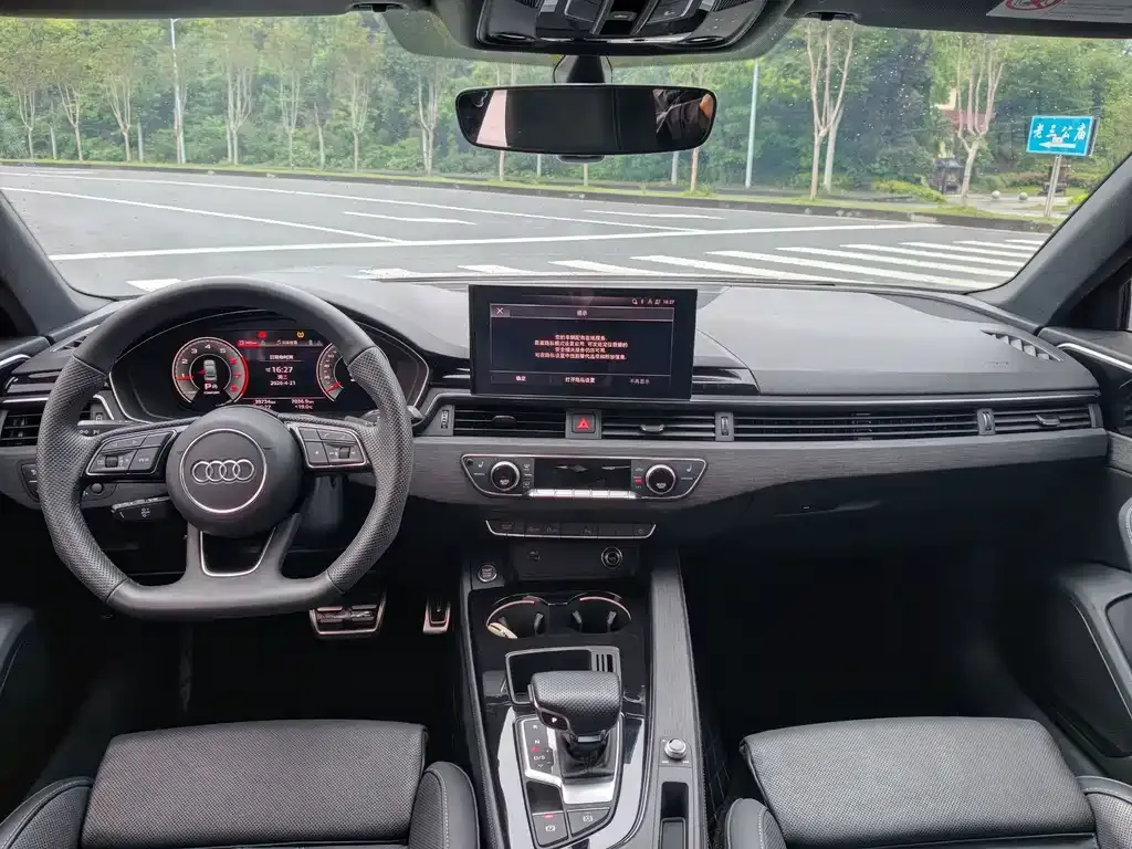 Audi A4L 2023 из CN, фото 6
