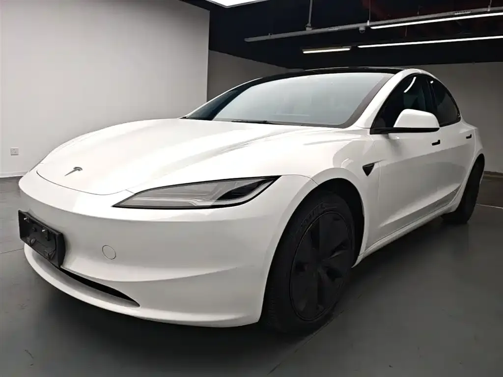 Tesla Model 3 — фото 3