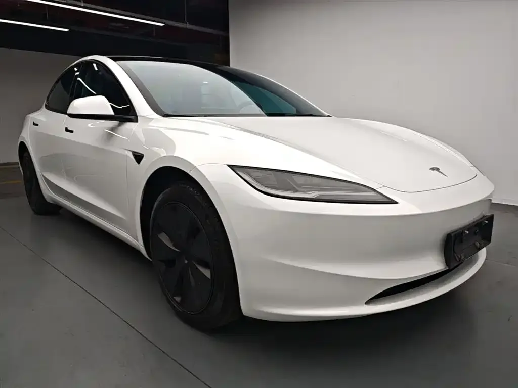 Tesla Model 3 — фото 10