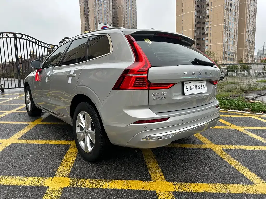 Volvo XC60 — фото 3