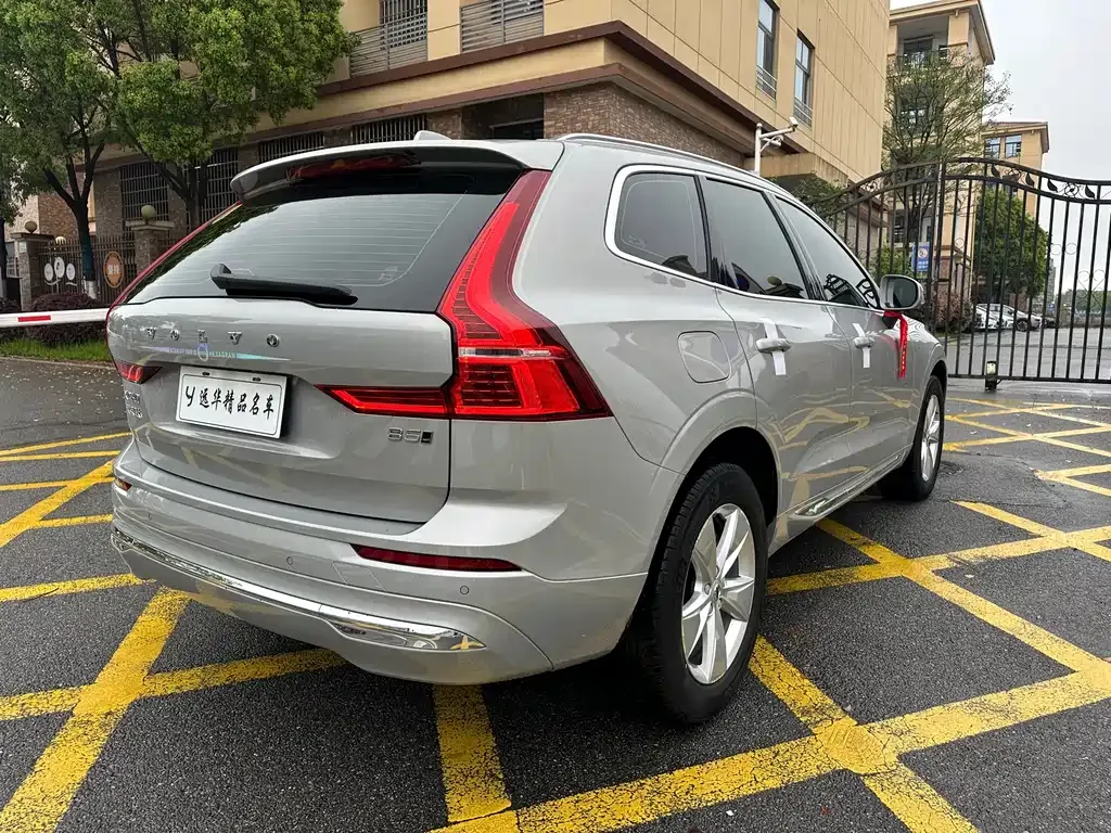 Volvo XC60 — фото 9