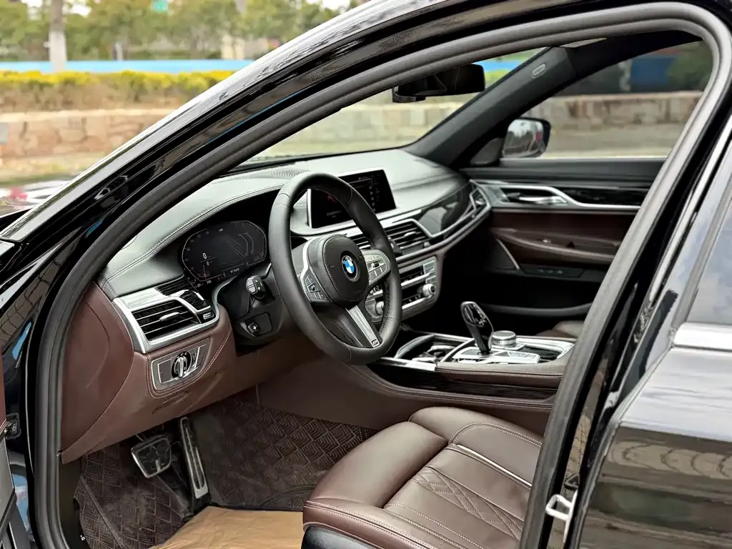 BMW 7 Series — фото 4