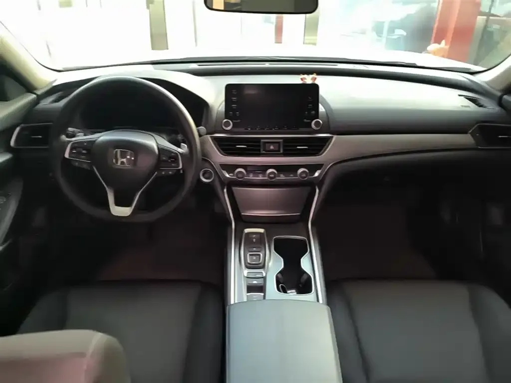 Honda Accord — фото 9