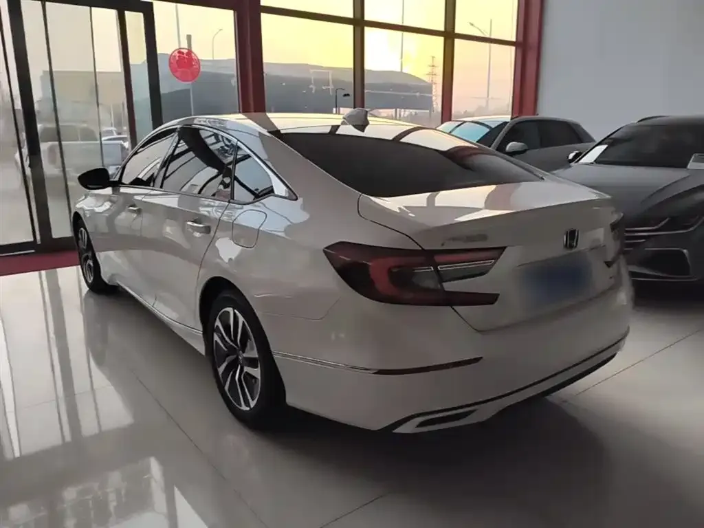 Honda Accord — фото 3