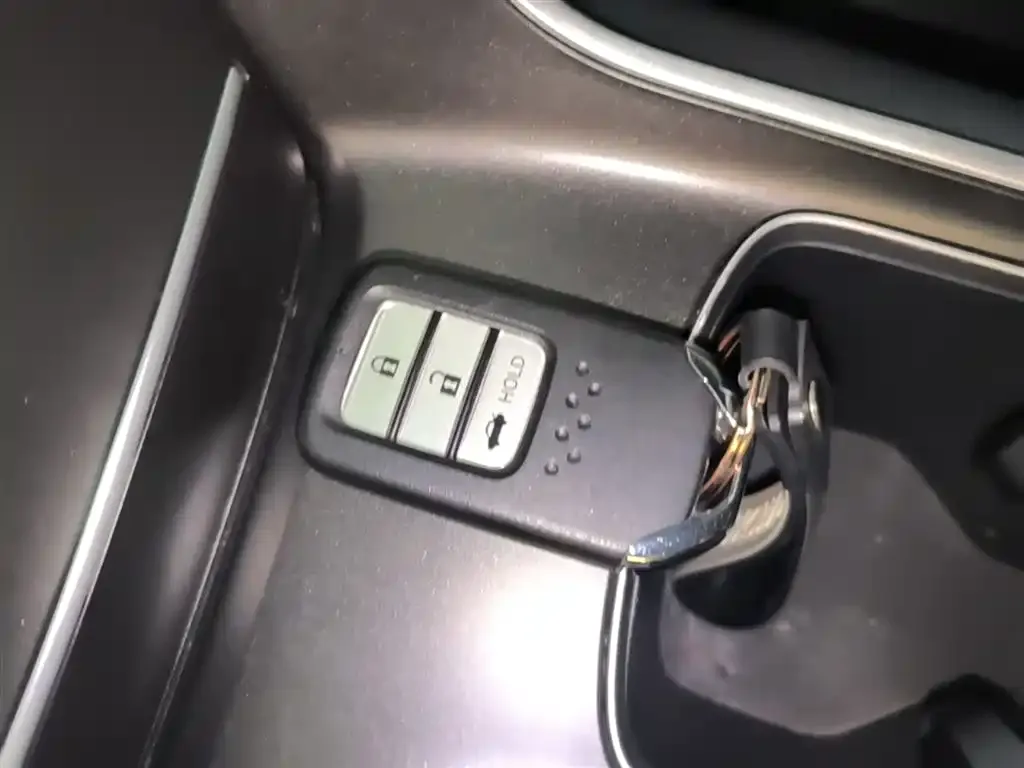 Honda Accord — фото 10
