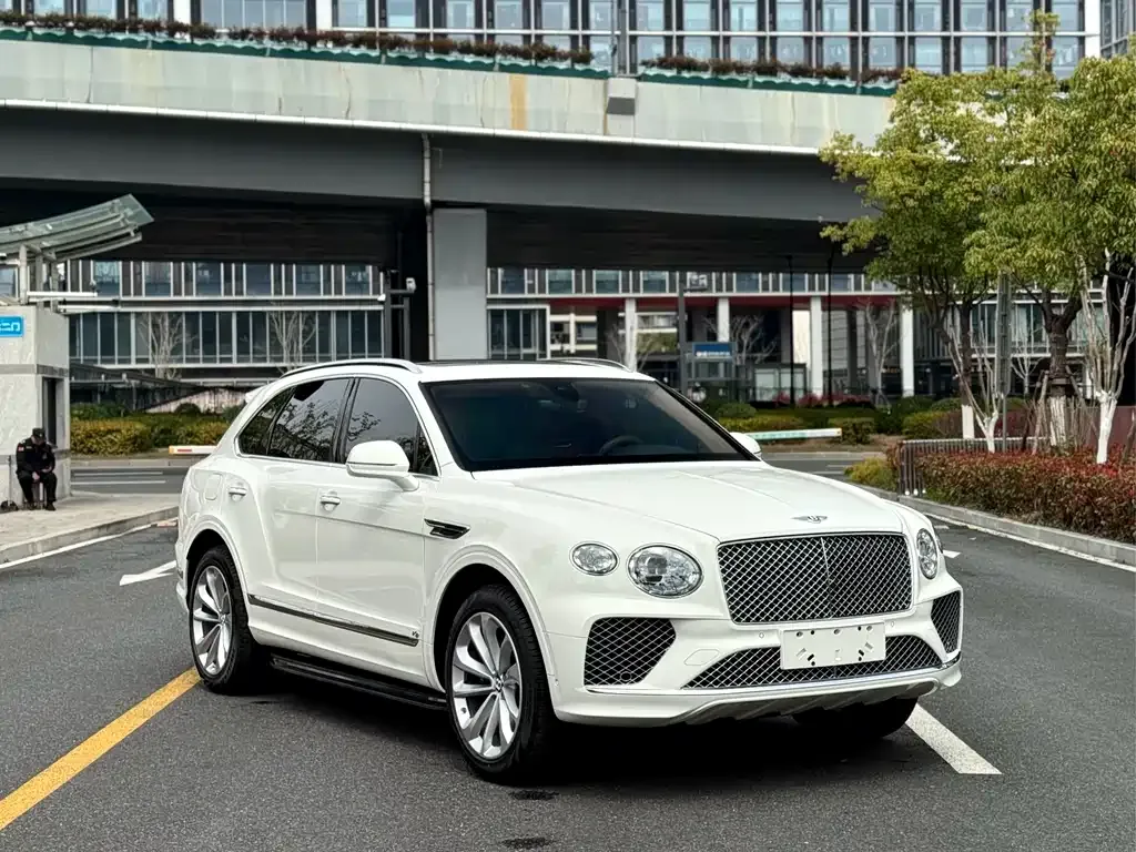 Bentley Bentayga — фото 2