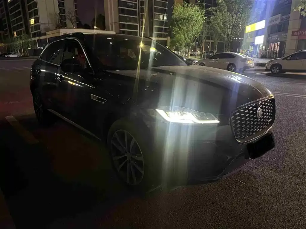 Jaguar F-PACE